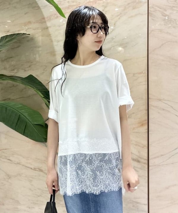中丸　栞さんの「BEAMS WOMEN｜レース 切り替え Tシャツ」を使ったコーディネート