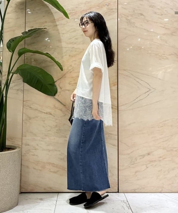 中丸　栞さんの「BEAMS WOMEN｜レース 切り替え Tシャツ」を使ったコーディネート