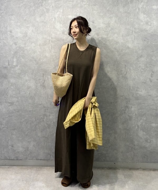 坂本 涼花さんの「BEAMS WOMEN｜ピグメント ダイ ワンピース」を使ったコーディネート