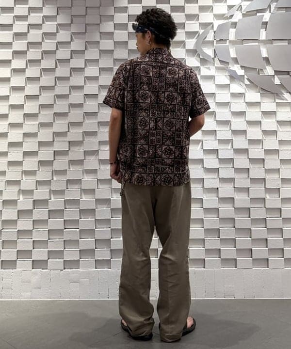 三宅 雄平さんの「BEAMS WOMEN｜Open Collar Block Print ④」を使ったコーディネート
