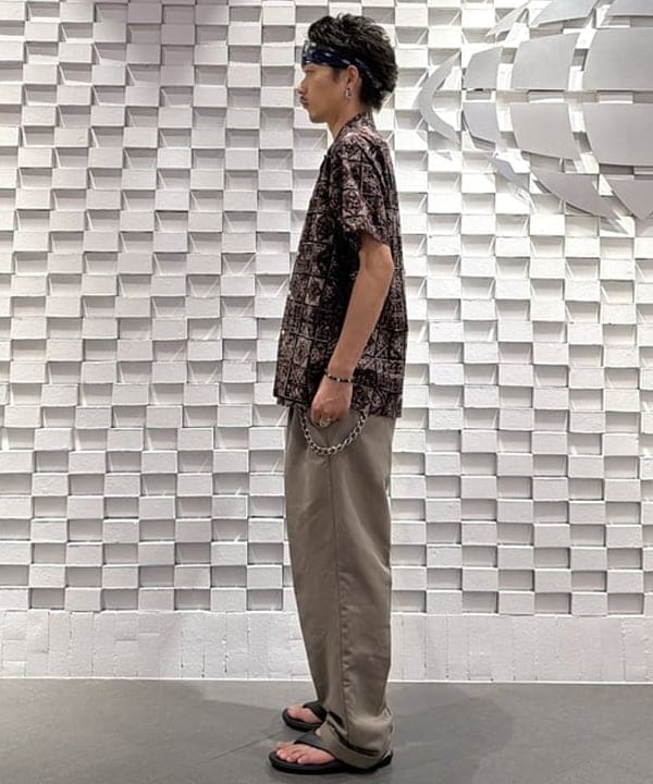 三宅 雄平さんの「BEAMS WOMEN｜Open Collar Block Print ④」を使ったコーディネート
