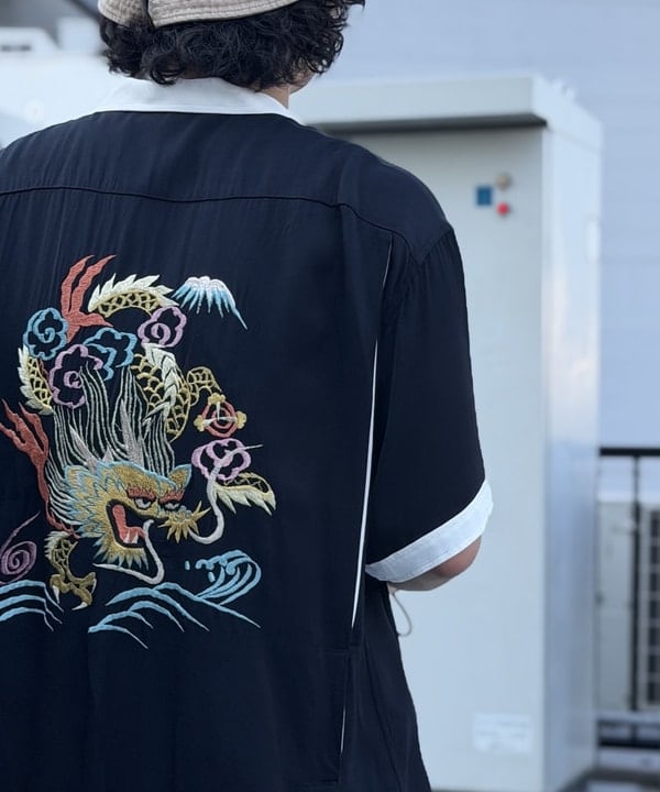 BAKU(東江 漠)さんの「BEAMS｜【別注】ISLAND SLIPPER / レザー トング サンダル｜シンプル｜モノトーン」を使ったコーディネート