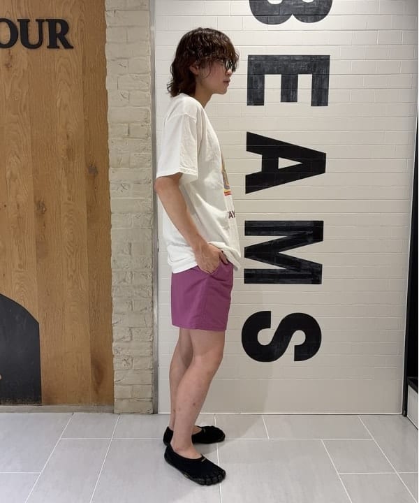 マツミヤさんの「BEAMS WOMEN｜【別注】JUNK FOOD / STAY POSITIVE FLEA MARKET TEE」を使ったコーディネート