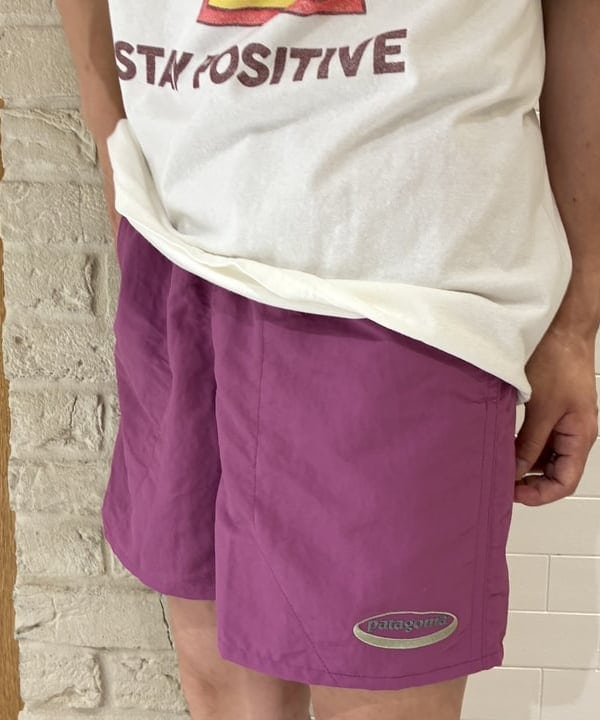 マツミヤさんの「BEAMS WOMEN｜【別注】JUNK FOOD / STAY POSITIVE FLEA MARKET TEE」を使ったコーディネート