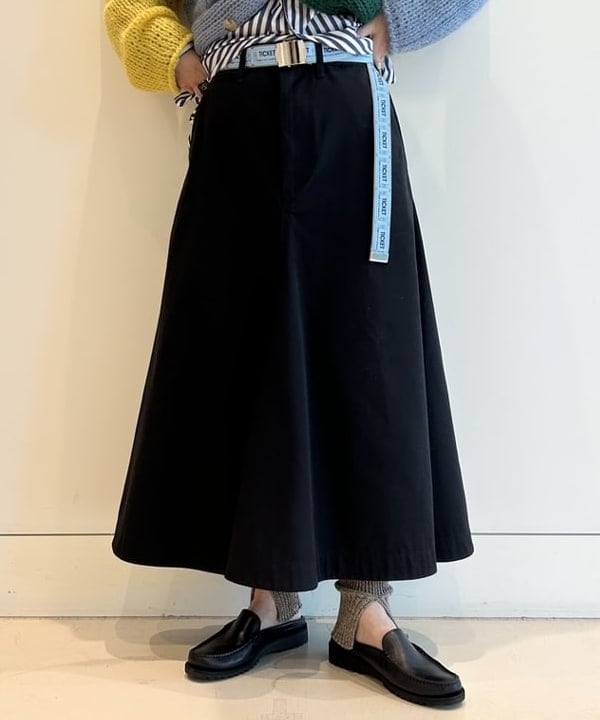 清水 彩乃さんの「BEAMS WOMEN｜ロンドン ストライプ ボタンダウン シャツ」を使ったコーディネート