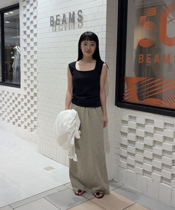 野村 美紅さんの「BEAMS WOMEN｜リブニット タンクトップ」を使ったコーディネート