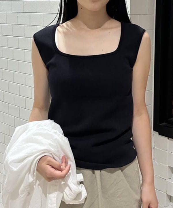 野村 美紅さんの「BEAMS WOMEN｜リブニット タンクトップ」を使ったコーディネート