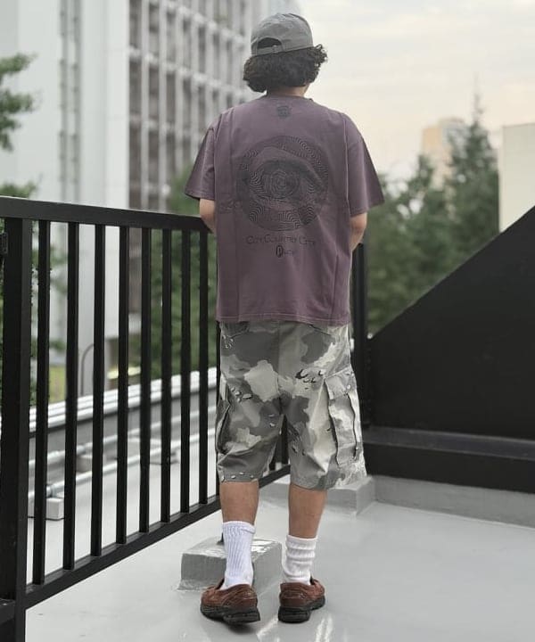 BAKU(東江 漠)さんの「BEAMS / ビッグ 6ポケット カーゴ ショーツ」を使ったコーディネート