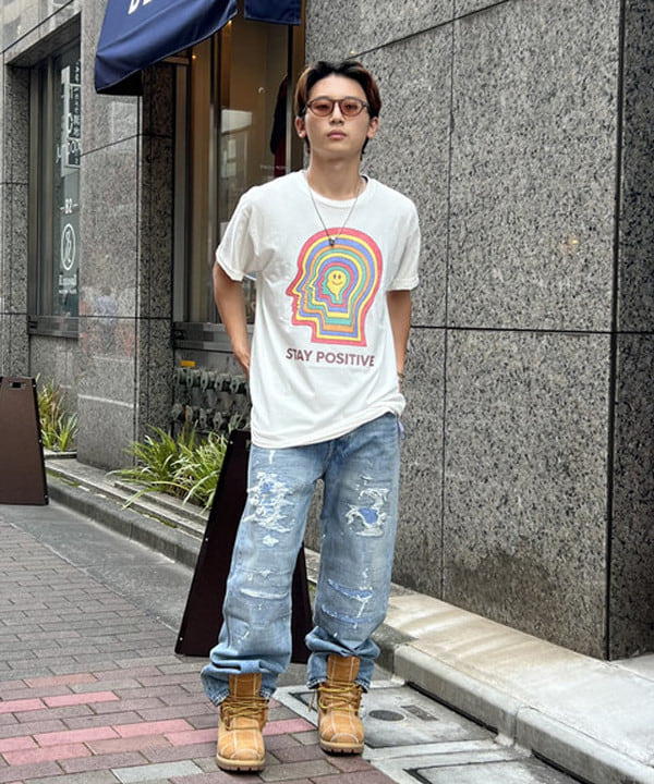 照田 拓史さんの「BEAMS WOMEN｜【別注】JUNK FOOD / STAY POSITIVE FLEA MARKET TEE」を使ったコーディネート