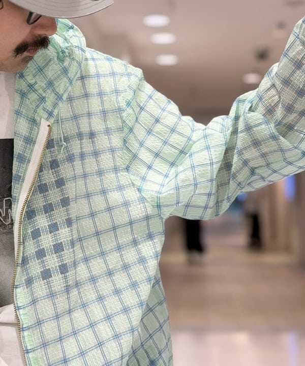 BAKU(東江 漠)さんの「Swing Jacket Hoodie Nylon Airy Plaid」を使ったコーディネート