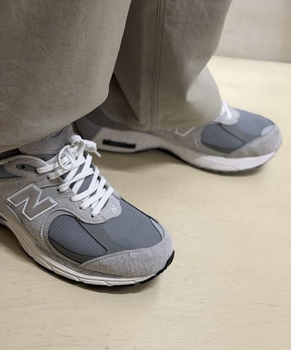 BAKU(東江 漠)さんの「BEAMS WOMEN｜NEW BALANCE / 2002R GTX J」を使ったコーディネート
