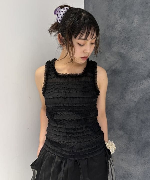 星野 真依さんの「BEAMS WOMEN｜シフォン シャーリング タンクトップ」を使ったコーディネート
