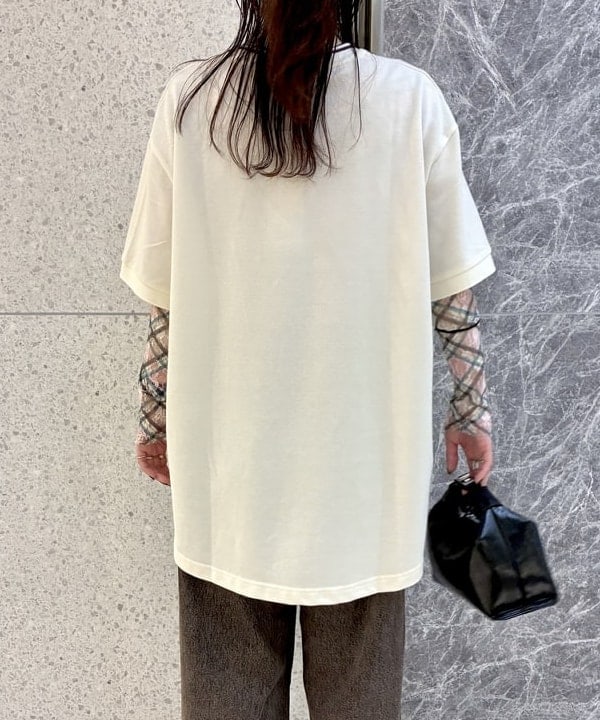 カタヤマ アヤさんの「BEAMS WOMEN｜【別注】FRED PERRY / リラックスド ピケ Tシャツ」を使ったコーディネート