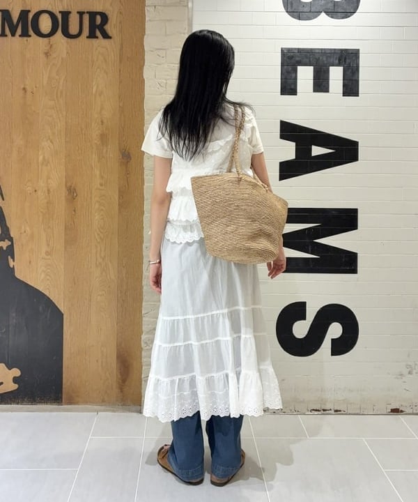 津藤 理佐子さんの「BEAMS WOMEN｜カットワーク キャミワンピース」を使ったコーディネート