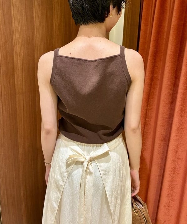 イナダさんの「BEAMS WOMEN｜フロントタイ ギャザースカート」を使ったコーディネート