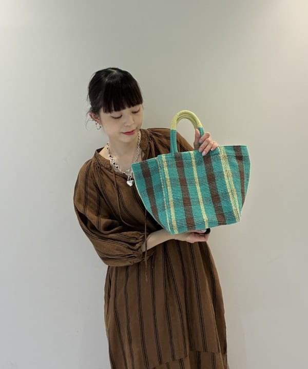 りかちょび/岸本梨佳さんの「BEAMS WOMEN｜リネン バルーンスリーブ ワンピース」を使ったコーディネート