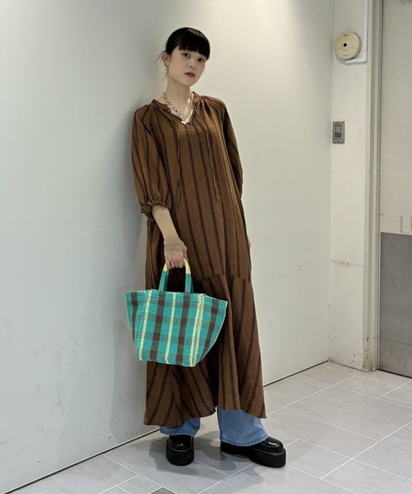 りかちょび/岸本梨佳さんの「BEAMS WOMEN｜リネン バルーンスリーブ ワンピース」を使ったコーディネート