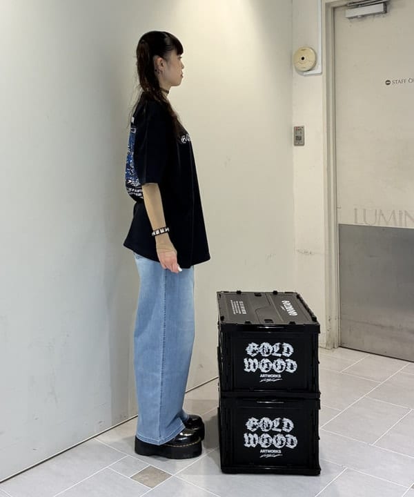 りかちょび/岸本梨佳さんの「BEAMS WOMEN｜【別注】Gramicci / 5ポケット ワイド デニム」を使ったコーディネート