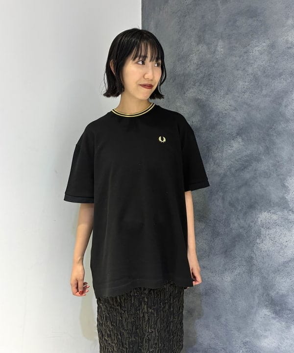SAEさんの「BEAMS WOMEN｜【別注】FRED PERRY / リラックスド ピケ Tシャツ」を使ったコーディネート
