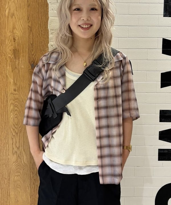 ando naoさんの「BEAMS WOMEN｜【別注】GREGORY / RUMPER ROOM」を使ったコーディネート