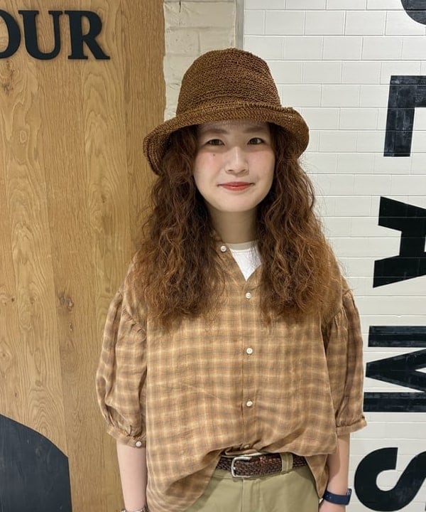 エノモト アミさんの「BEAMS WOMEN｜リネン チェック スモック シャツ ＜イージーケア＞」を使ったコーディネート