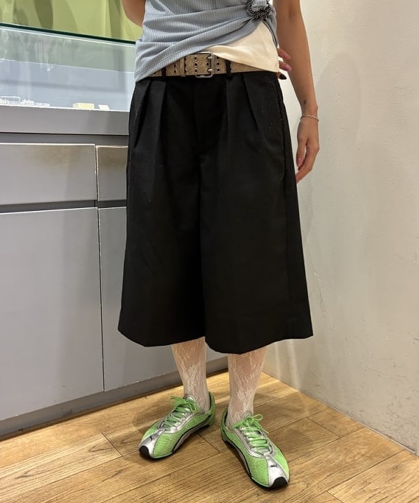 れいなさんの「BEAMS WOMEN｜【ワイドストレートフィット】ショート スラックス」を使ったコーディネート