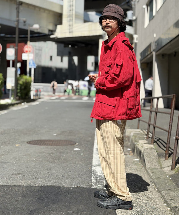 BAKU(東江 漠)さんの「2 Pleats Relax Trousers Indian Oxford Stripe」を使ったコーディネート