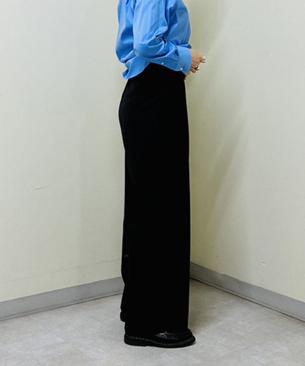 岩沢 珠代さんの「BEAMS WOMEN｜▲レギュラー カラー シャツ」を使ったコーディネート