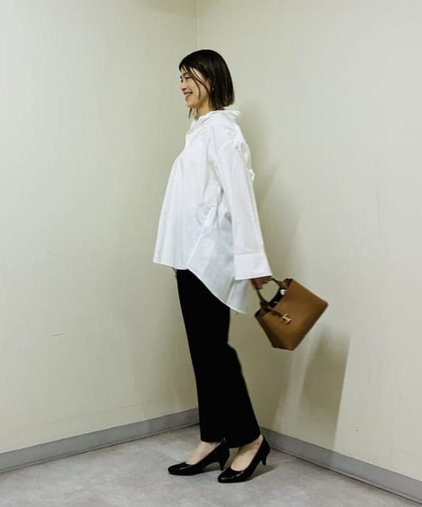 岩沢 珠代さんの「BEAMS WOMEN｜2WAY オーバーシャツ」を使ったコーディネート