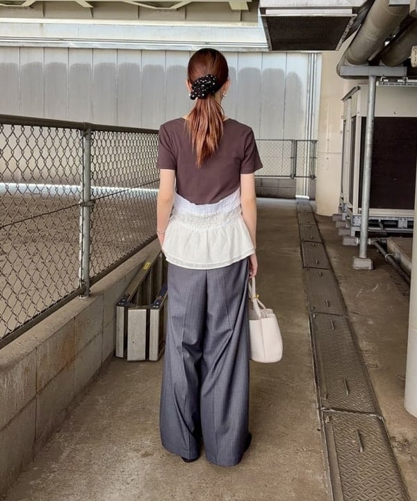むりょさんの「BEAMS WOMEN｜GIANNI CHIARINI / レザー LILY ハンドバッグ」を使ったコーディネート