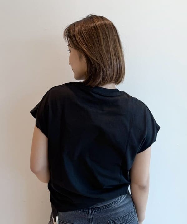 松本 佳菜子さんの「BEAMS WOMEN｜デニム バレル パンツ」を使ったコーディネート