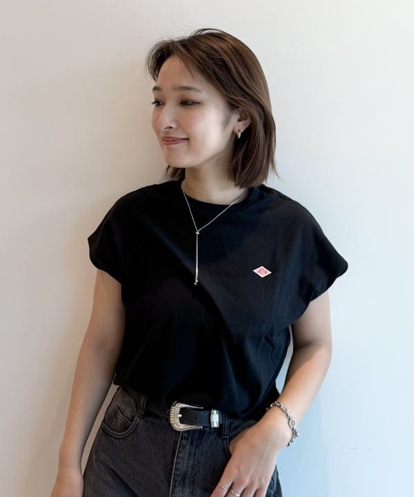 松本 佳菜子さんの「BEAMS WOMEN｜デニム バレル パンツ」を使ったコーディネート