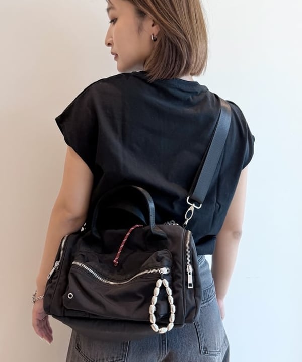 松本 佳菜子さんの「BEAMS WOMEN｜デニム バレル パンツ」を使ったコーディネート