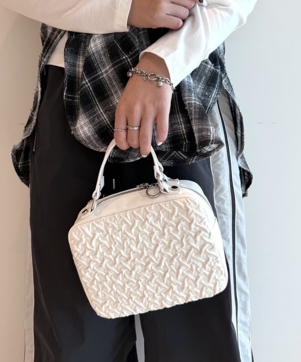 松本 佳菜子さんの「BEAMS WOMEN｜【WEB限定】FILA / PANTERA 99/25」を使ったコーディネート