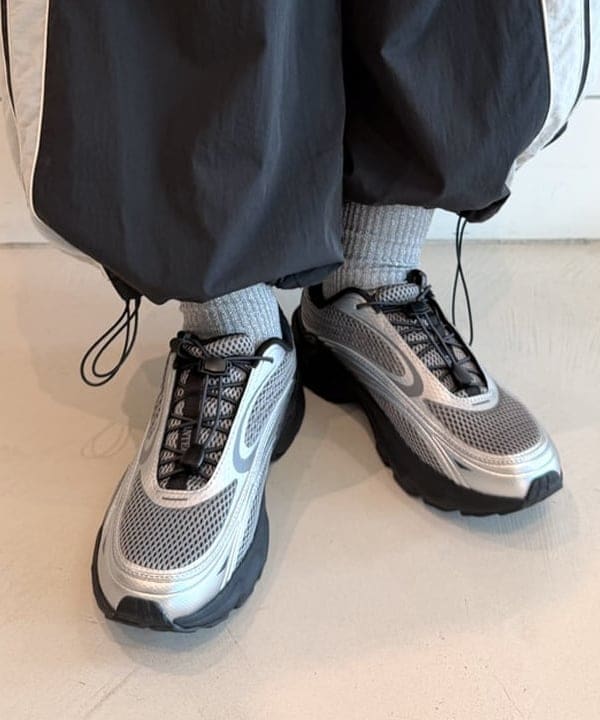 松本 佳菜子さんの「BEAMS WOMEN｜【WEB限定】FILA / PANTERA 99/25」を使ったコーディネート