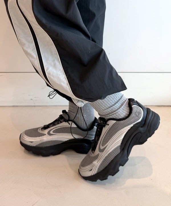 松本 佳菜子さんの「BEAMS WOMEN｜【WEB限定】FILA / PANTERA 99/25」を使ったコーディネート