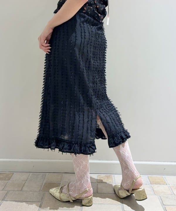 はっとりさんの「BEAMS WOMEN｜フラワー プリント シャーリング シャツ　　26SS  花柄 ショート丈 洗える イージーケア 夏 ブラウス」を使ったコーディネート