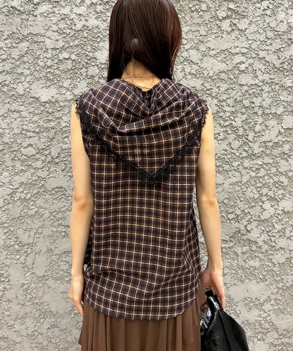 ササキさんの「BEAMS WOMEN｜チェック バブーシュカ ノースリーブ シャツ」を使ったコーディネート