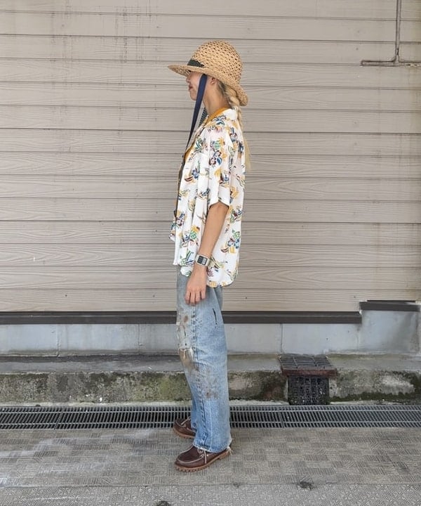 MATSUMOTO AMIさんの「BEAMS WOMEN｜【別注】SUN SURF / オープンカラー シャツ」を使ったコーディネート