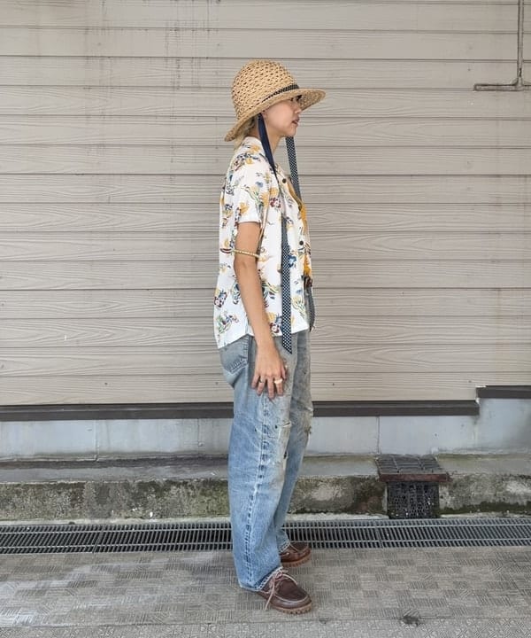MATSUMOTO AMIさんの「BEAMS WOMEN｜【別注】SUN SURF / オープンカラー シャツ」を使ったコーディネート