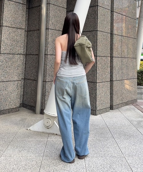 amiriさんの「BEAMS WOMEN｜ワイドストレート デニムパンツ」を使ったコーディネート