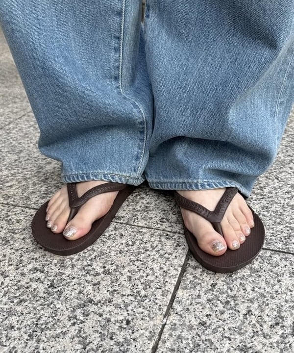 amiriさんの「BEAMS WOMEN｜ワイドストレート デニムパンツ」を使ったコーディネート