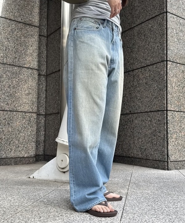amiriさんの「BEAMS WOMEN｜ワイドストレート デニムパンツ」を使ったコーディネート