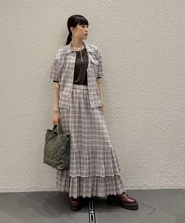 りかちょび/岸本梨佳さんの「BEAMS WOMEN｜ボーイ チェック ティアード」を使ったコーディネート