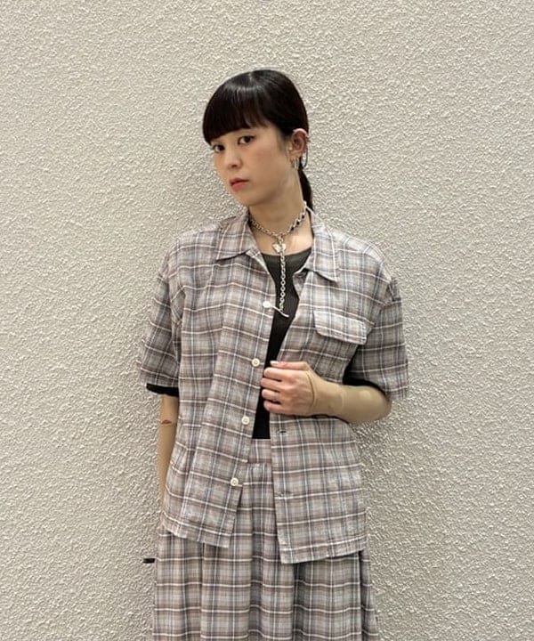 りかちょび/岸本梨佳さんの「BEAMS WOMEN｜ボーイ チェック ティアード」を使ったコーディネート