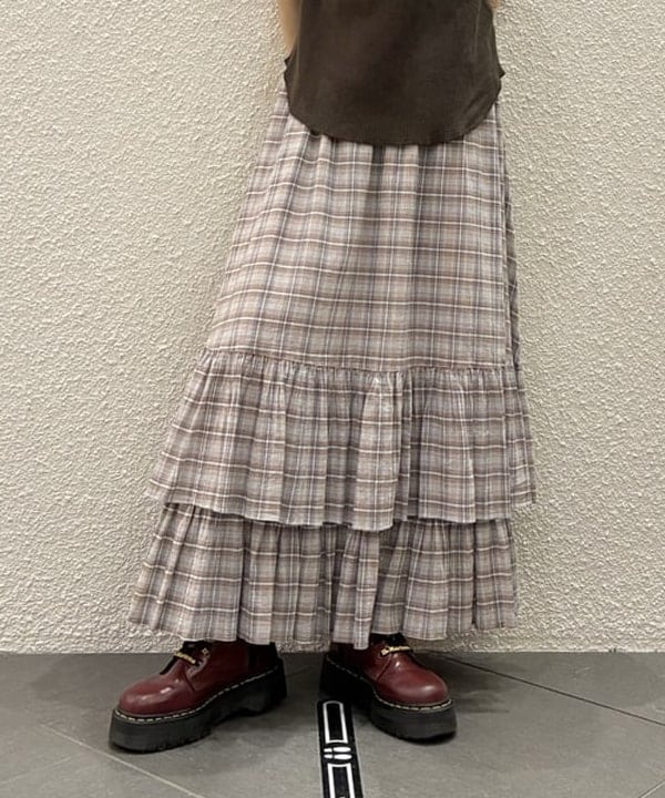 りかちょび/岸本梨佳さんの「BEAMS WOMEN｜ボーイ チェック ティアード」を使ったコーディネート