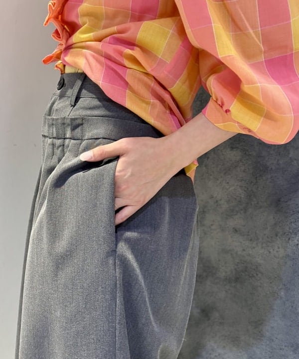 reinaさんの「BEAMS WOMEN｜ダブル ウエスト タック ワイド パンツ」を使ったコーディネート