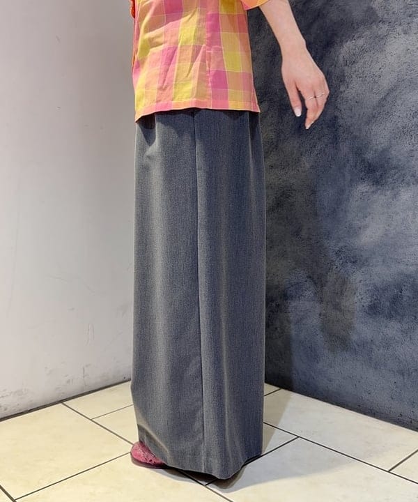 reinaさんの「BEAMS WOMEN｜ダブル ウエスト タック ワイド パンツ」を使ったコーディネート