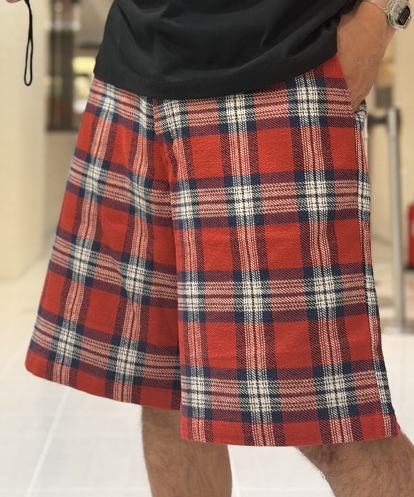 BAKU(東江 漠)さんの「【別注】Dickies / チェック ショーツ」を使ったコーディネート