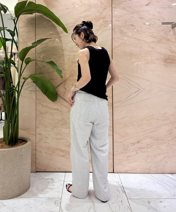 AONO SHIKAMAさんの「BEAMS WOMEN｜チェック ストライプ ヘムコード パンツ」を使ったコーディネート